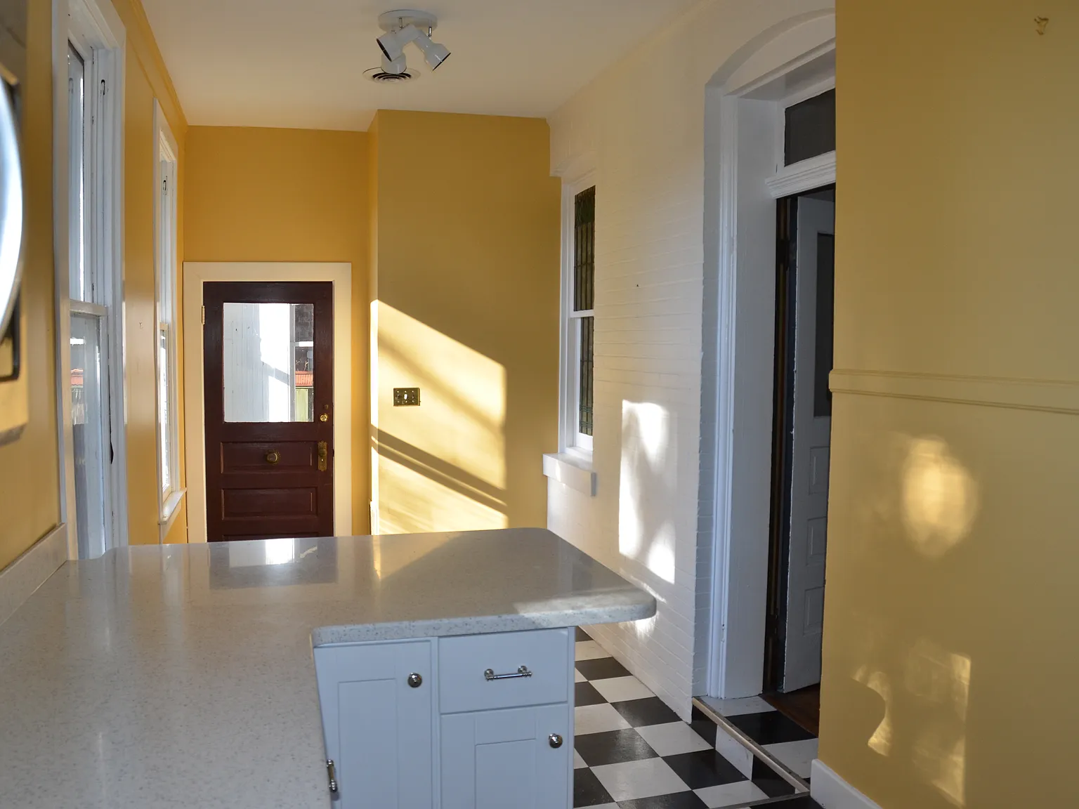 2 bed, 1200 sqft, $1,680 — Photo 2