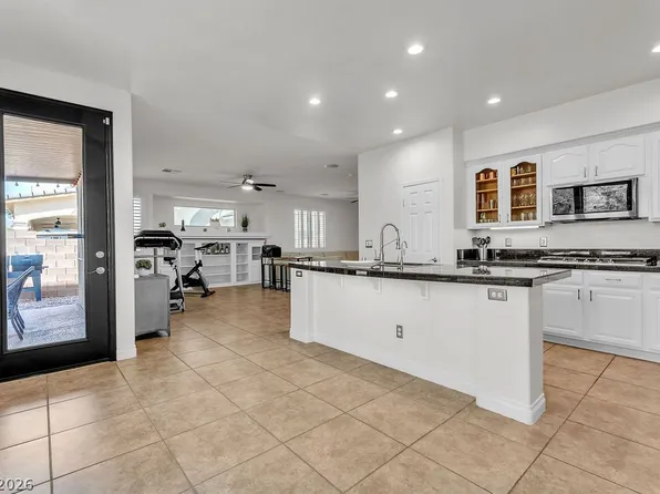 8221 Glistening Rush St, Las Vegas, NV 89131