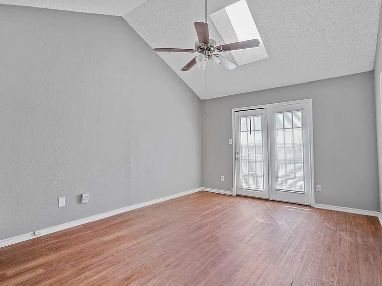 804 Custer St #1 — Photo 17