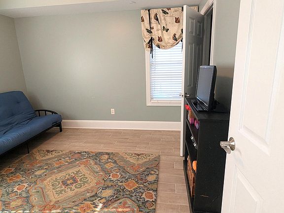 5th image of 403 Alabama Avenue Unit B