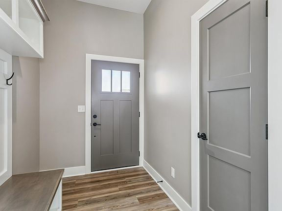 4th image of 1511 E Midway Ct