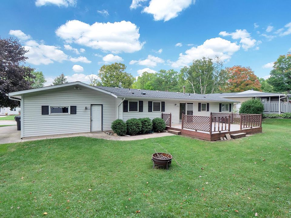 334 West Lake DRIVE, Random Lake, WI 53075 MLS 1850197 Zillow