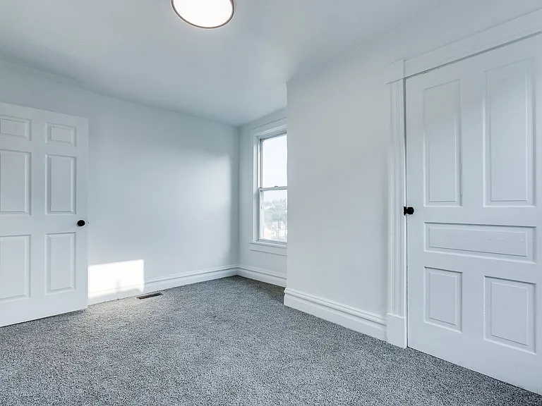 623 Lillian St — Photo 35