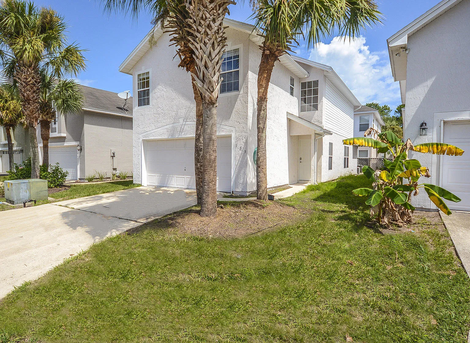 3 bed, 2.5 bath, 1688 sqft, $2,695 — Photo 2