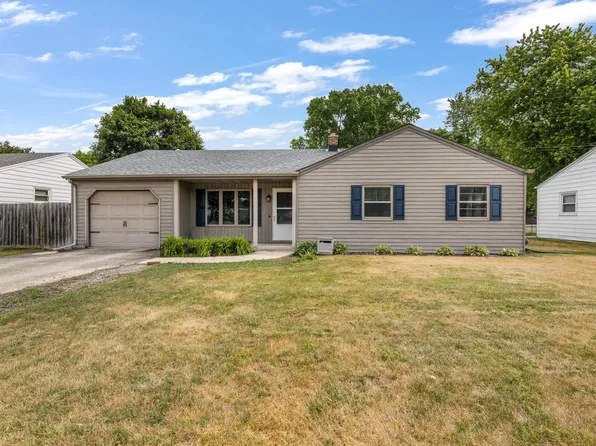 218 E Washington STREET, Slinger, WI 53086