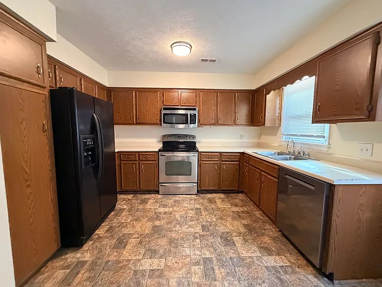 245 Loch Cir — Photo 5