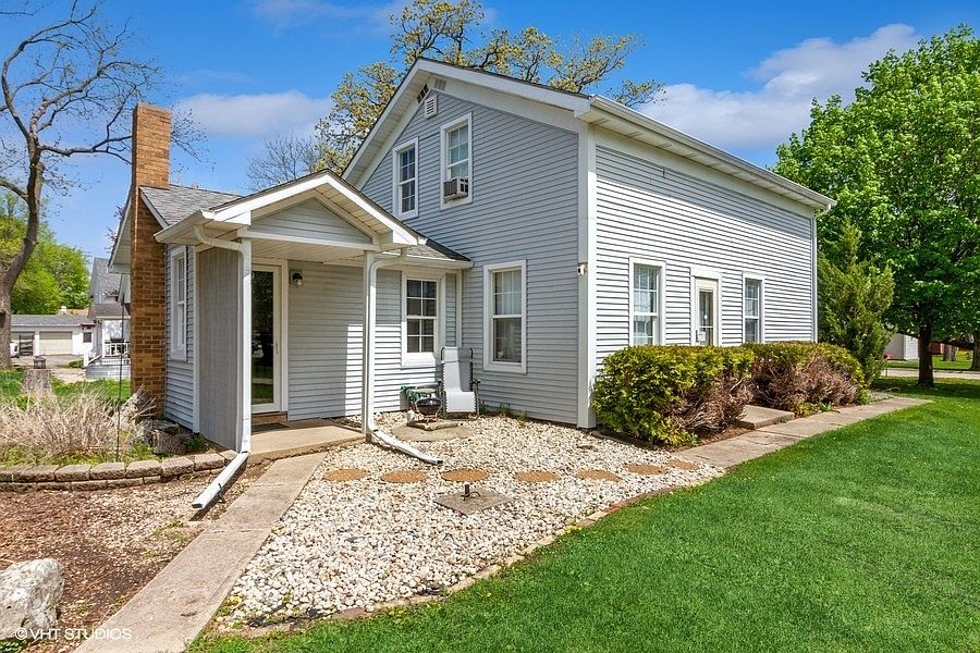 10203 Main St, Hebron, IL 60034 Zillow