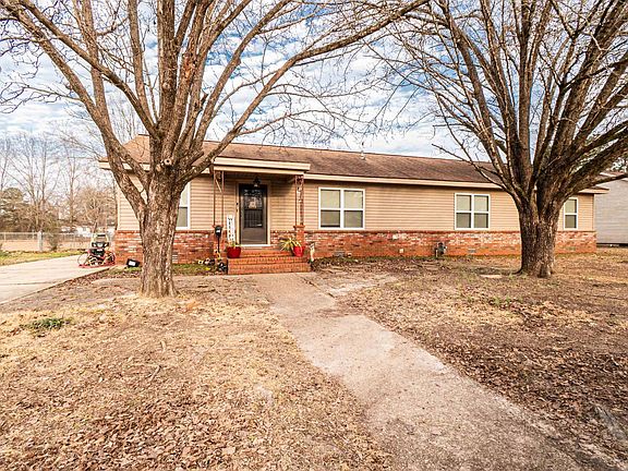 2nd image of 207 Tabor Ave