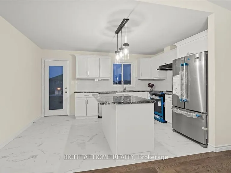 382 Mulberry Ln — Photo 5