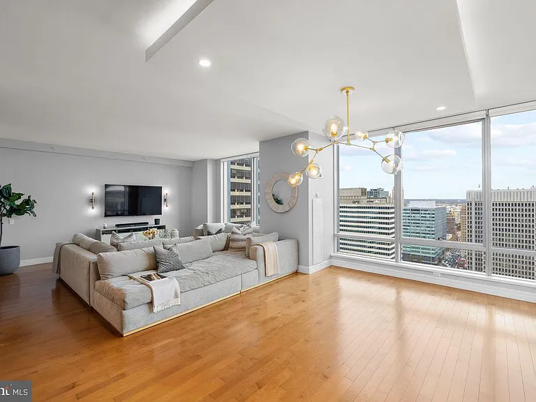 1414 S Penn Sq #25CDE — Photo 9