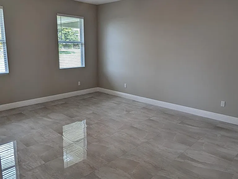 6037 NW Winfield Dr — Photo 8