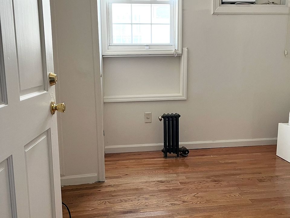 1st image of 10733 115th St Floor 3