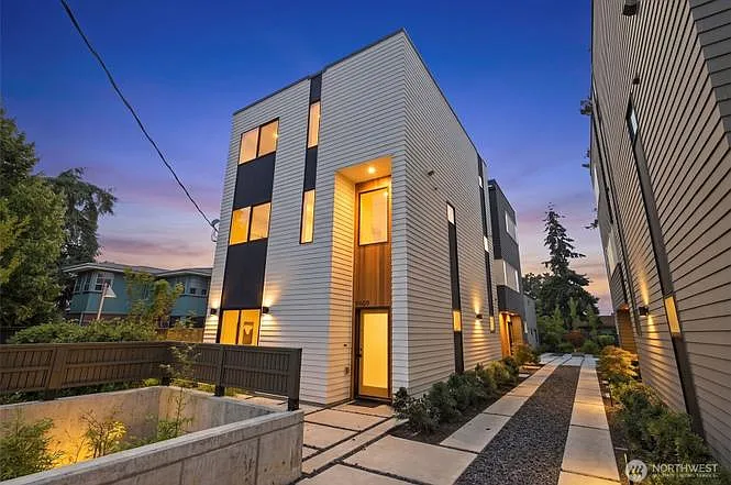 4409 S Holly St — Photo 15