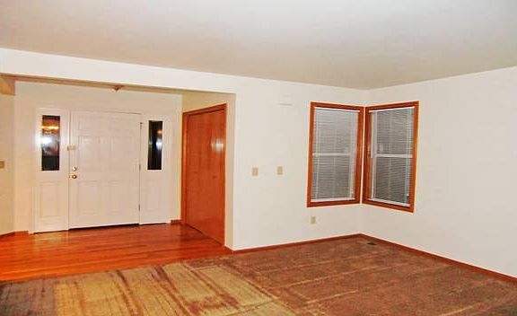 2nd image of 17415 NE 28th St