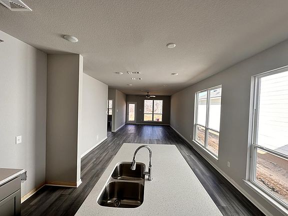5th image of 1613 Elise Ave