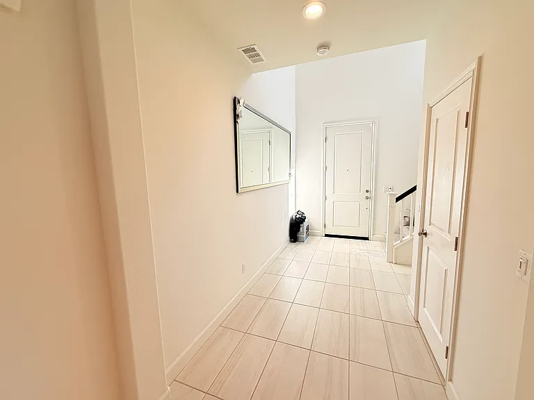 2751 E Agrarian St — Photo 17