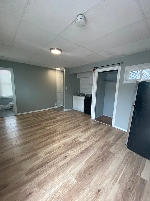 Studio, 400 sqft, $1,150 — Photo 3