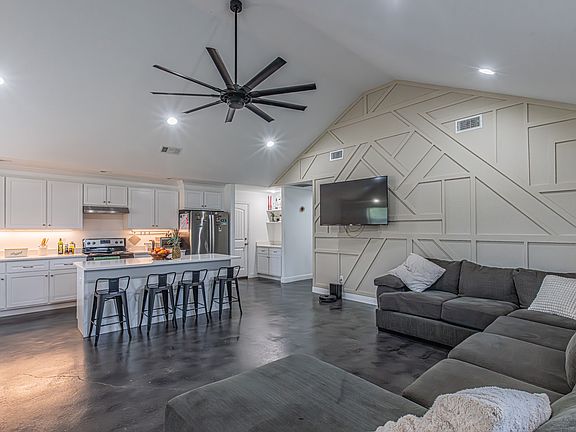 5th image of 4362 Green Acres Cir