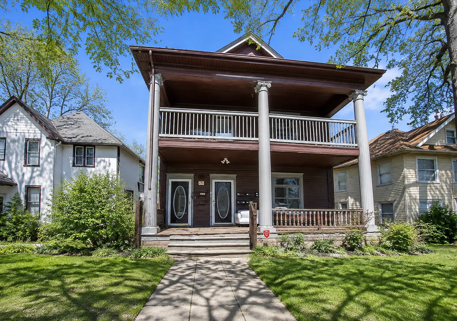 June 2023 ~ Cute 4 bedroom house. Spacious bedrooms. In unit laundry and dishwasher. — Photo 3