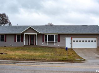 10220 S Walnut St, Mapleton, IL 61547