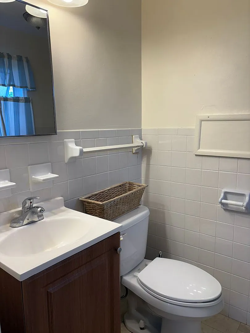 Eileen House — Photo 4