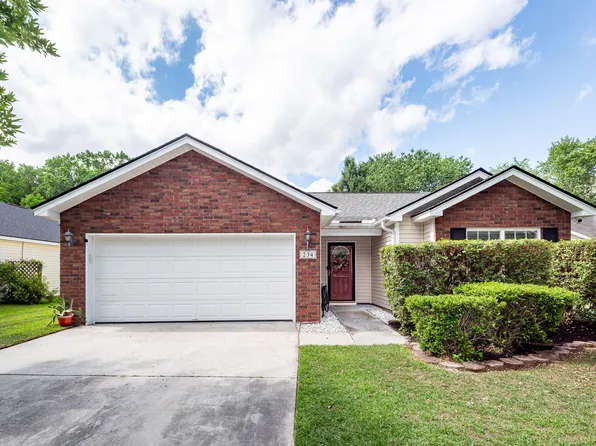 234 Everwood Ct, Moncks Corner, SC 29461