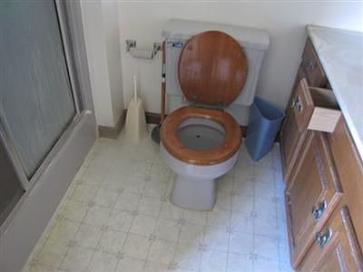 3rd image of 1859 Wilshire Dr