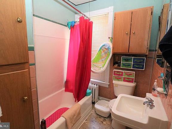 4th image of 12 W Lancaster Ave #2