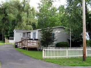 36 Van Dyck St, Coxsackie, NY 12051