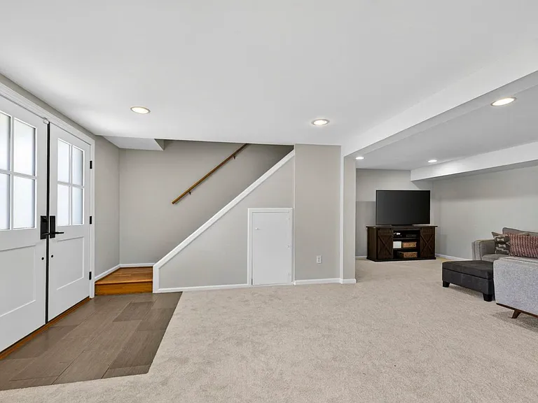 1109 Hillcrest Dr SW — Photo 26