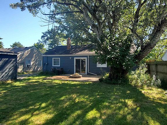 3rd image of 26315 Beaconsfield St