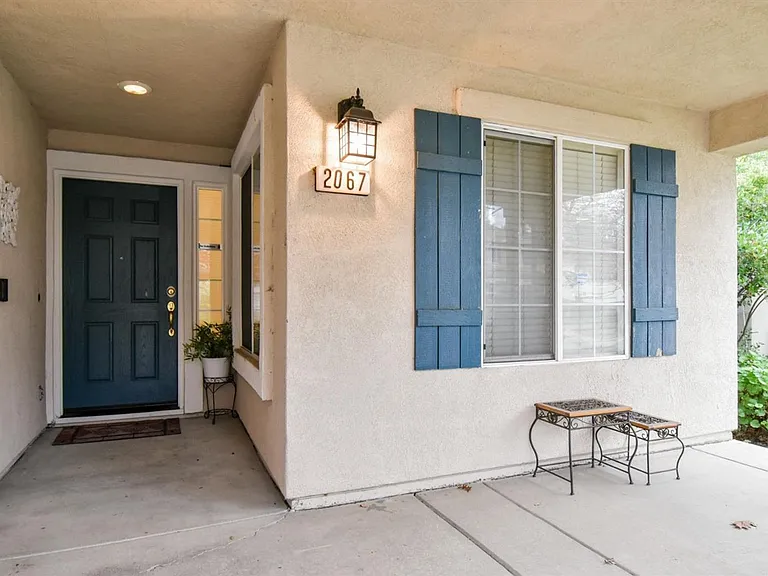 2067 Moonstone Way — Photo 4