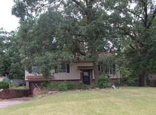 3915 Randall Dr, Jefferson City, MO 65109