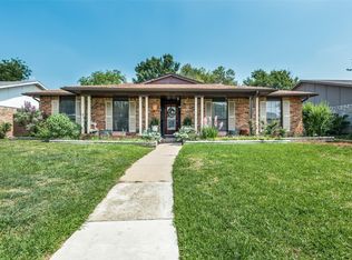 2111 Meadfoot Rd, Carrollton, TX 75007