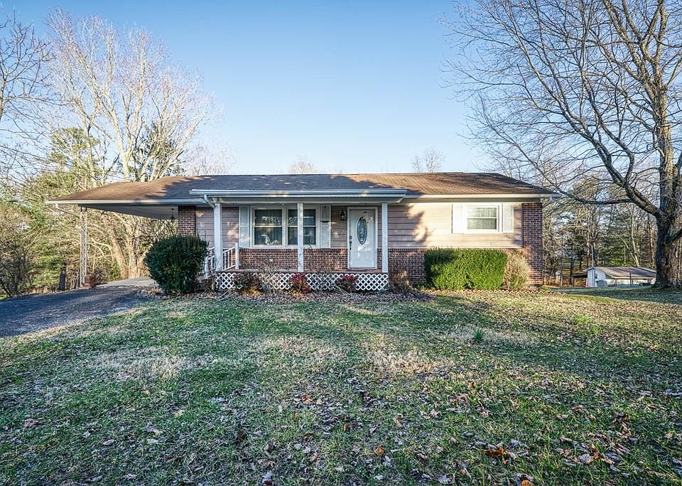 1st image of 208 N Hills Dr