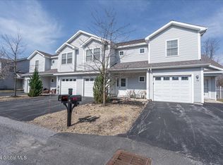 22 Cobblestone Ct, Schenectady, NY 12306
