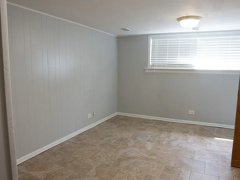 9733 Karlov Ave — Photo 18