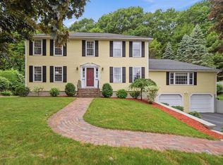 4 Nicoll Dr, Andover, MA 01810