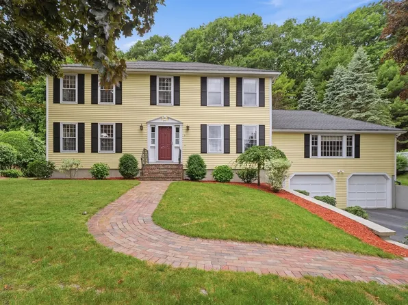 4 Nicoll Dr, Andover, MA 01810