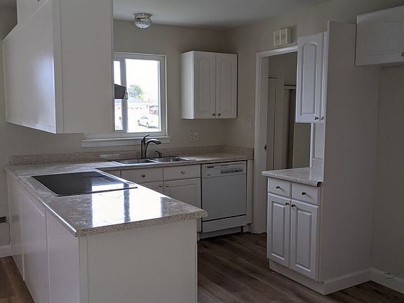 2nd image of 6632 Rainbow Dr