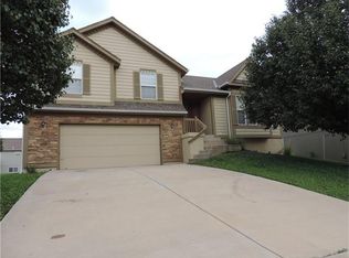 687 S Cedar St, Gardner, KS 66030