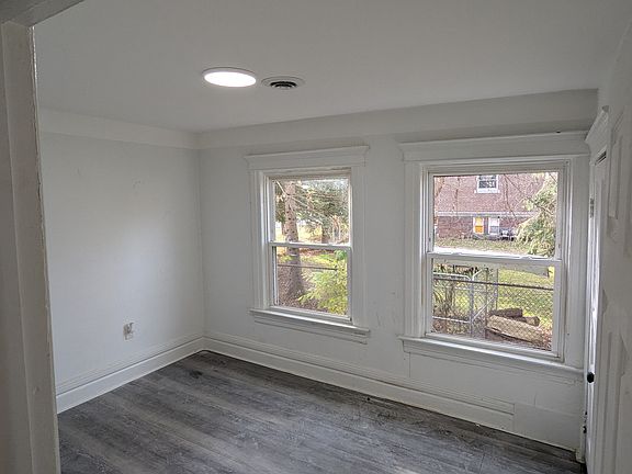 3rd image of 1523 Saint Clair River Dr #1