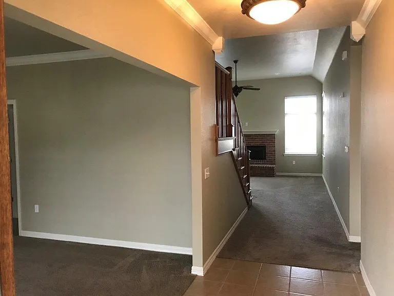 2506 Greens Way — Photo 2