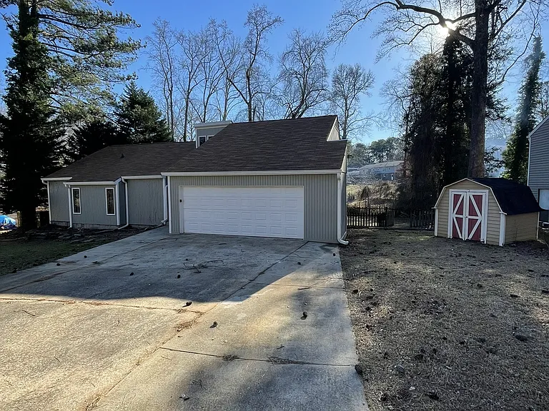 6855 Oakland Dr — Photo 2