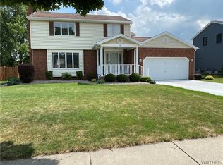318 McNair Rd, Williamsville, NY 14221