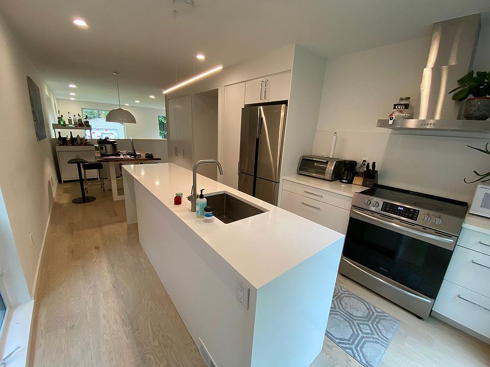 1st image of 4829 Commonwealth St