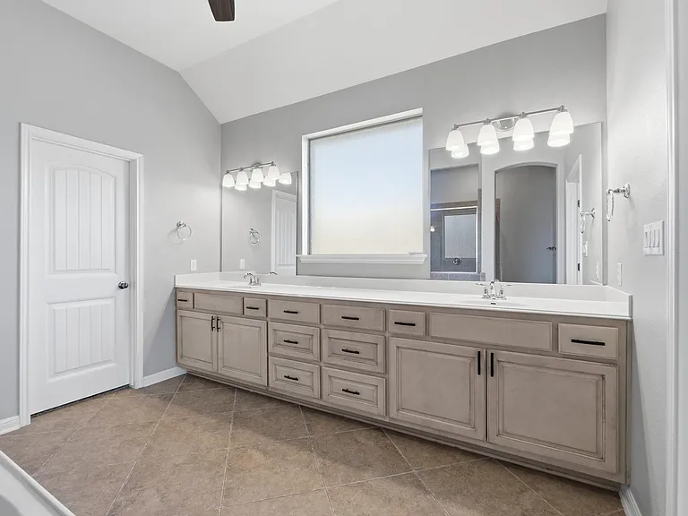 2508 Hilltop Divide Ln — Photo 25