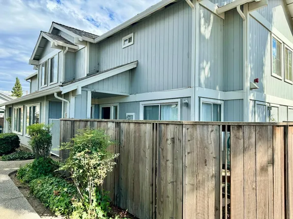 315 N Cottonwood St APT 16, Woodland, CA 95695