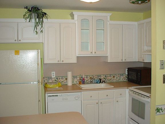 2nd image of 53B Maine Ave