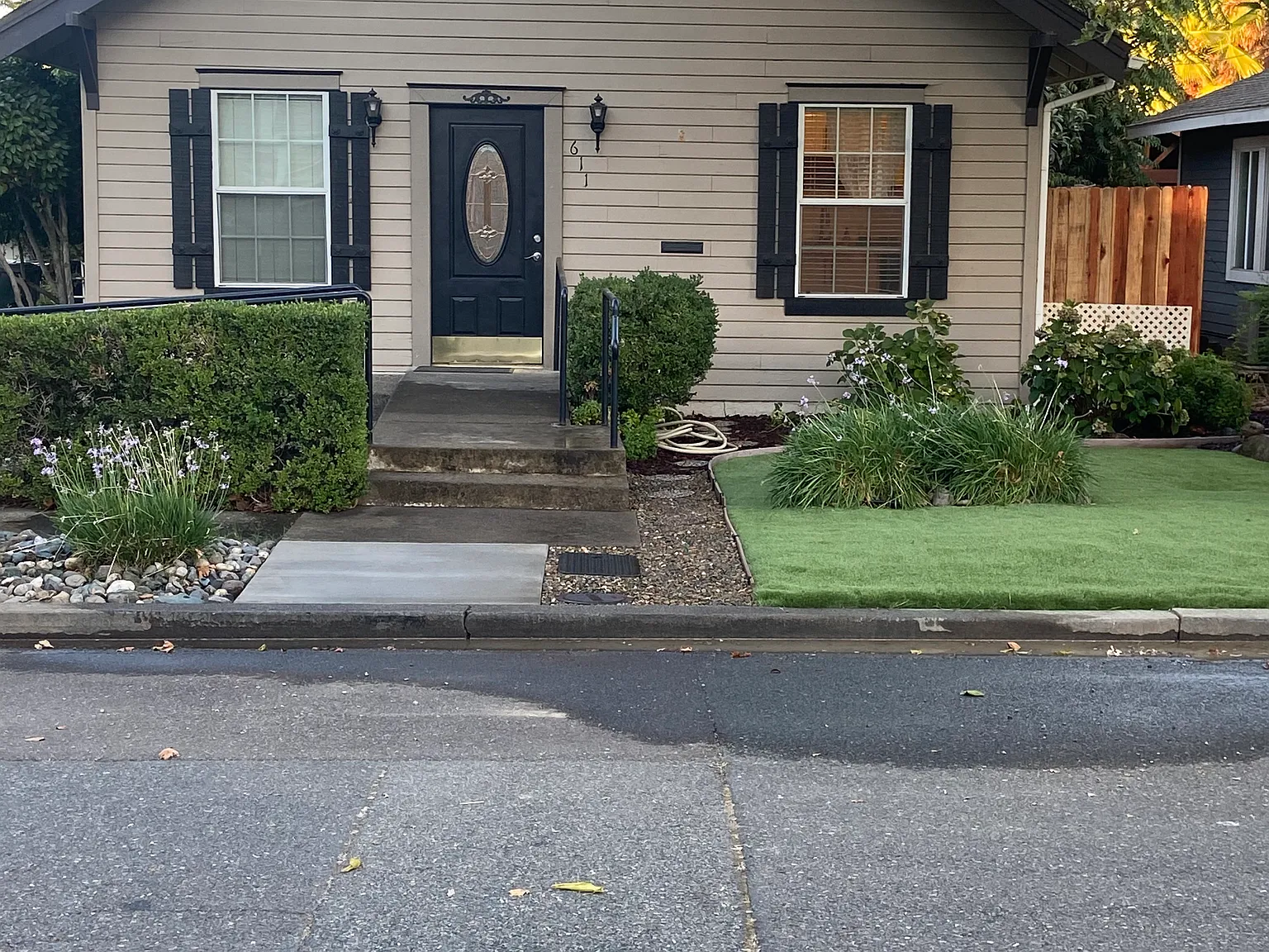 2 bed, 720 sqft, $2,400 — Photo 1